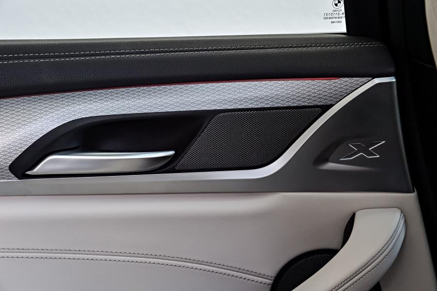 Детали интерьера BMW X3 M40i (G01) 2017 года  (WW) (фото 169 из 184)